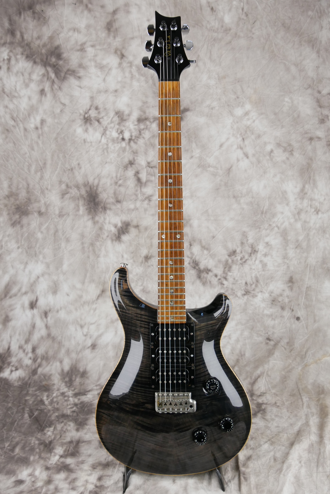 PRS_Custom_24_USA grey_black_1990-001.JPG